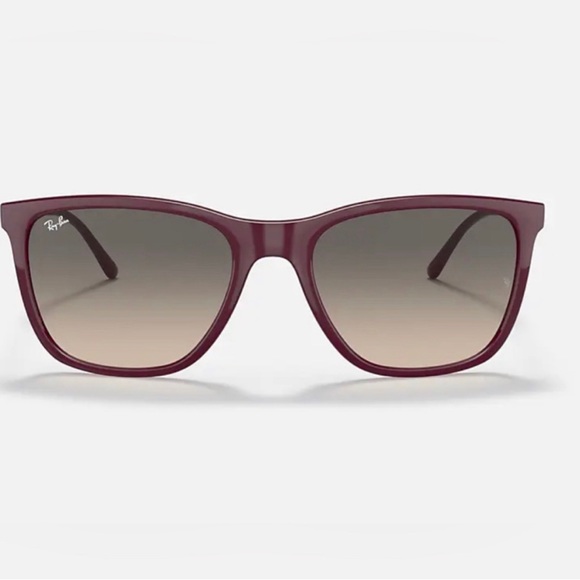 Women’s Ray Ban sunglasses New in Box